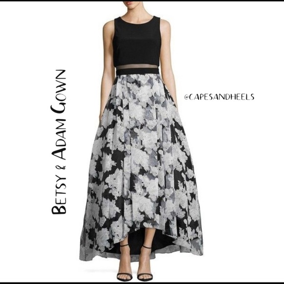 Betsy & Adam Dresses & Skirts - Gorgeous Layered Betsy & Adam High Lo Gown